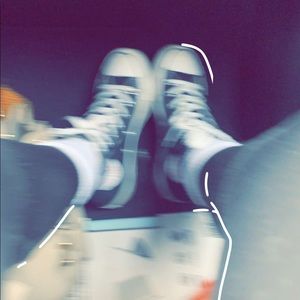 Meet your Posher, Amari